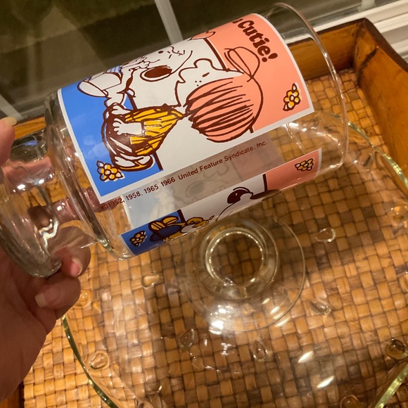 Peanuts “What A Cutie” Snoopy Woodstock Lrg Glass 32oz Tumbler Pedestal 1966 - Picture 5 of 5